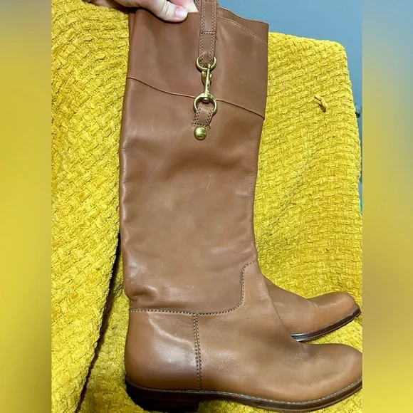 Coach- MARTA; LIKE NEW - Picture 1 of 3